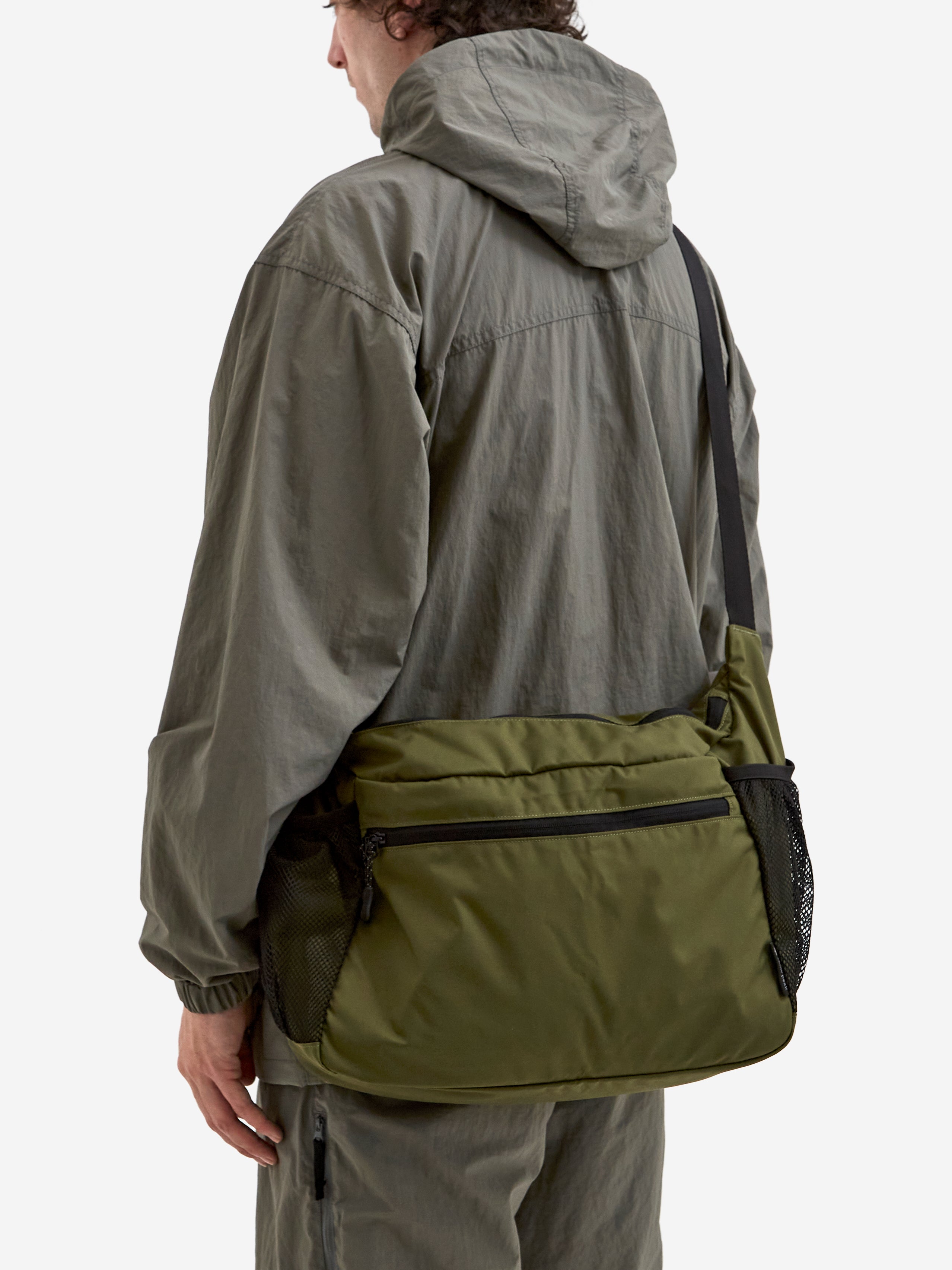 スノーピーク 24春夏 Everyday Use Middle Shoulder Bag 約17L Grey Everyday Use Middle Shoulder Bag| スノーピーク(Snow Peak)