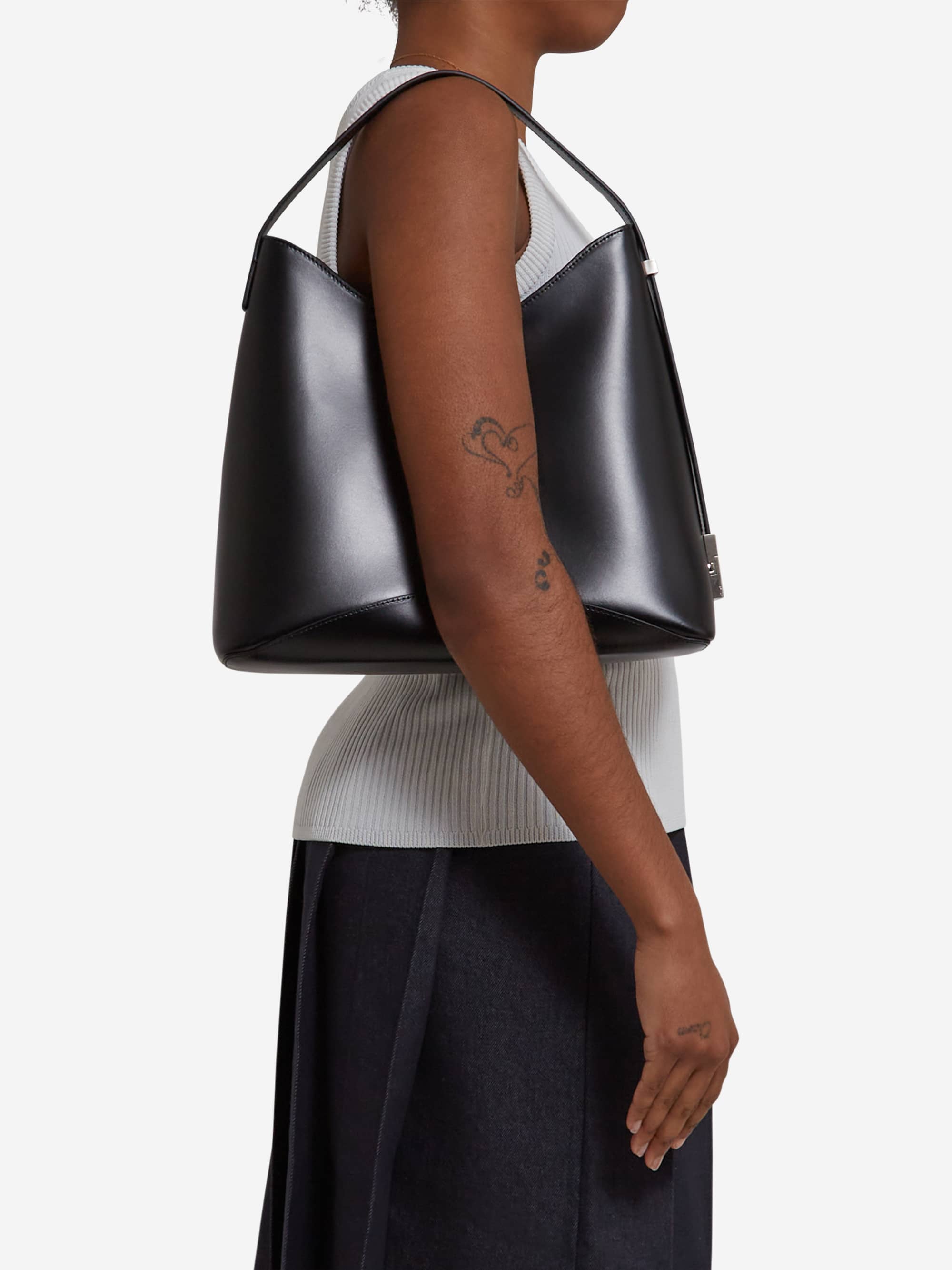 Osoi Egg Hobo Bag - Black – Goodhood