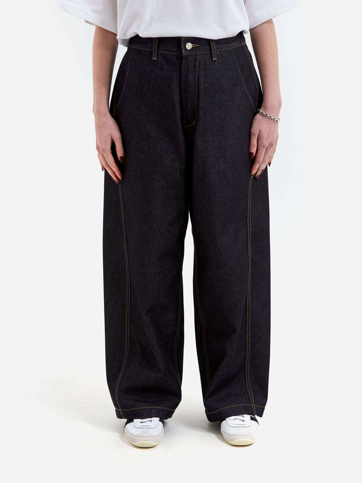 Estudio-Niksen---Raw-Denim- 