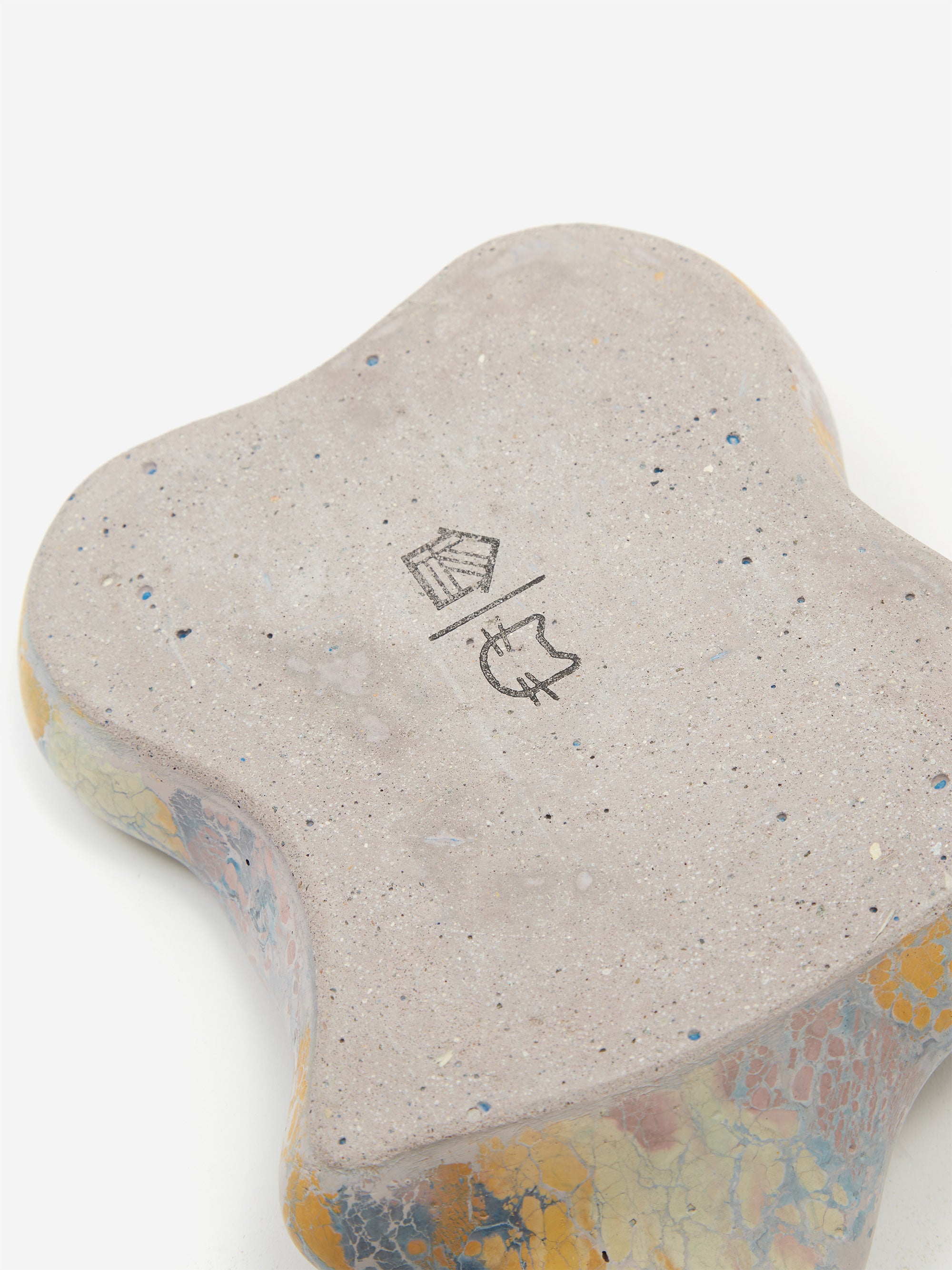 Seth Rogan Tray Houseplant by Seth Rogen Curvy Concrete Tray - Lavender/Gold – Goodhood
