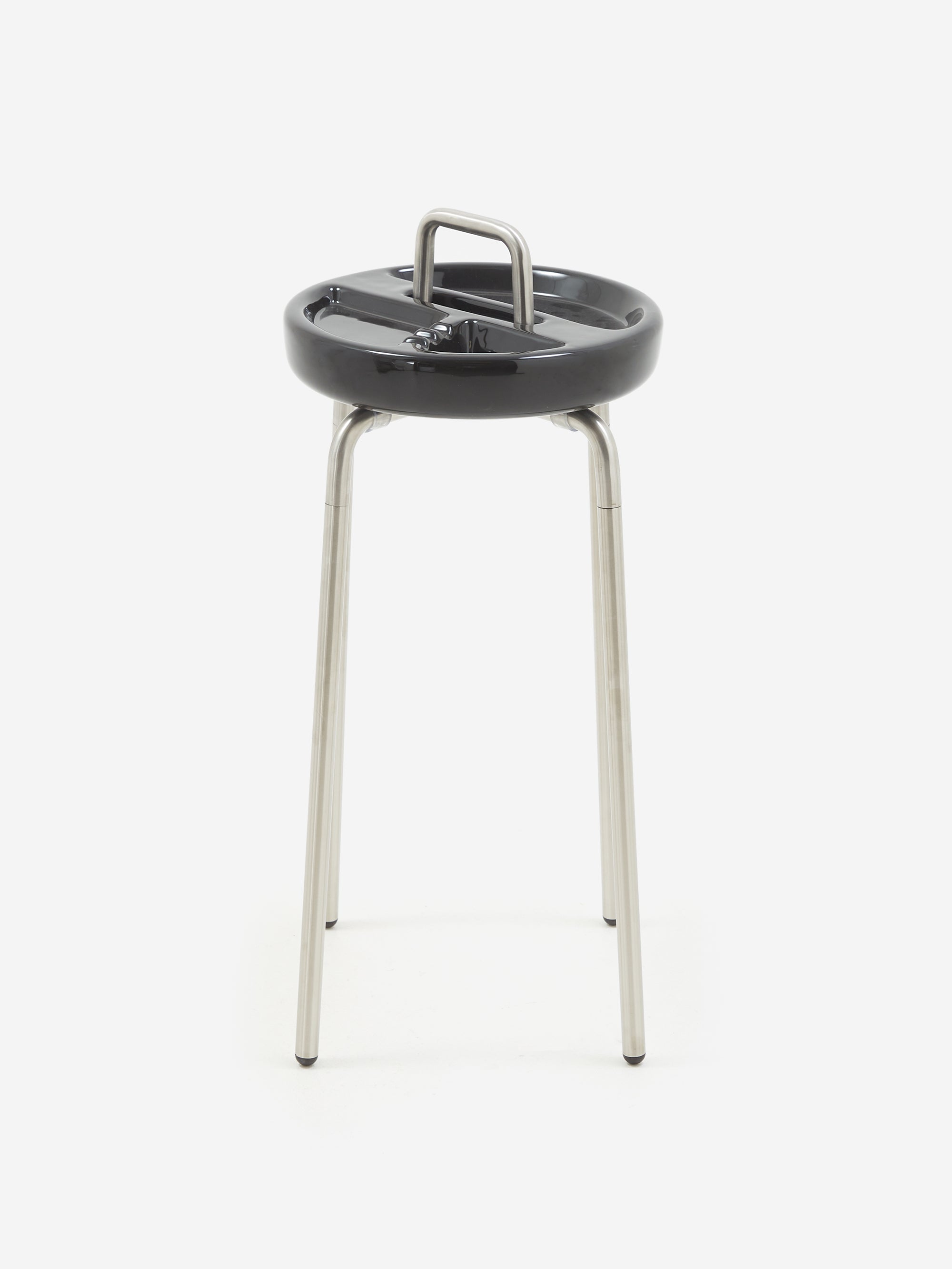 Seth Rogan Weed Table Houseplant by Seth Rogen Side Table Ashtray - Black – Goodhood