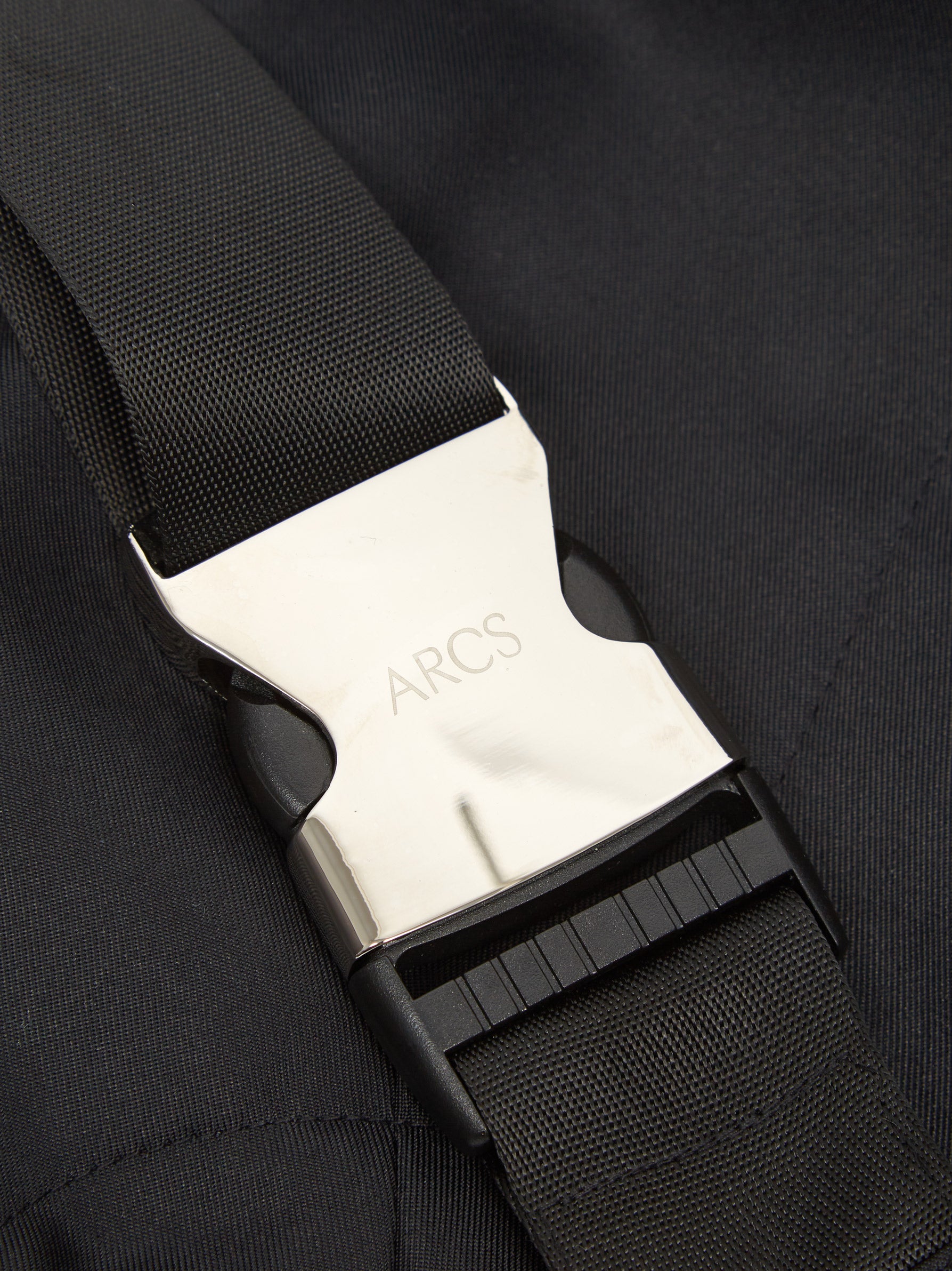 ARCS SHARP Cross Body - Black – Goodhood